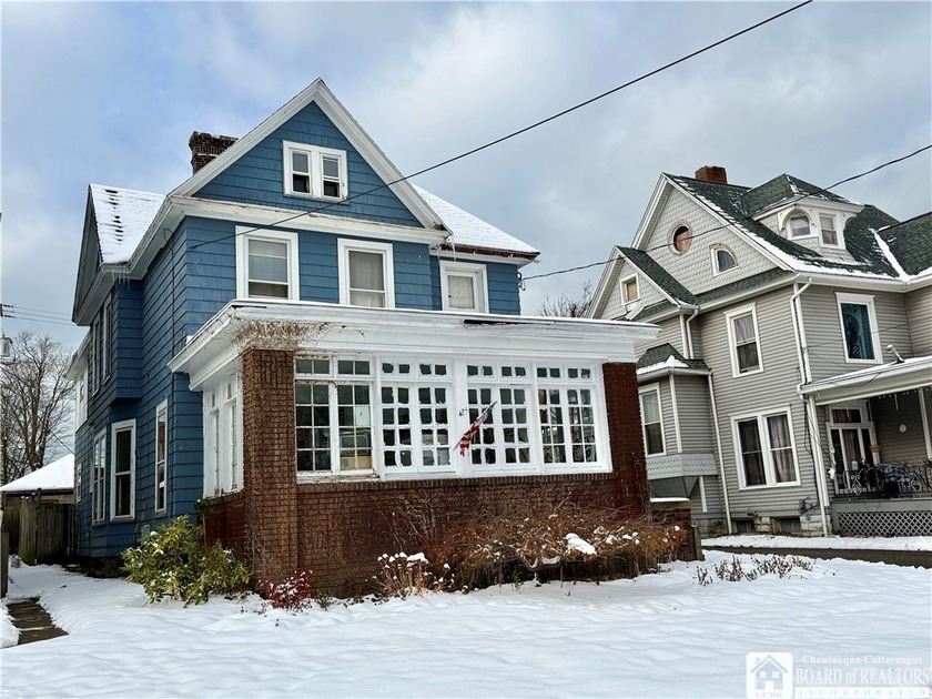 Spacious and bright 5-bedroom, 2-bath home in the City of - Beach Home for sale in Dunkirk, New York on Beachhouse.com