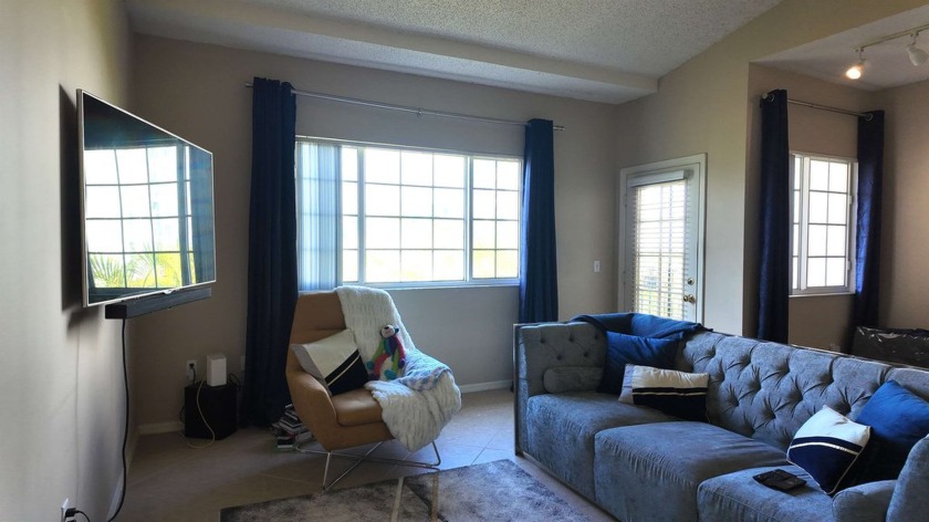 Step into this bright and airy 1-bedroom, 1-bathroom condo - Beach Lot for sale in Fort Lauderdale, Florida on Beachhouse.com