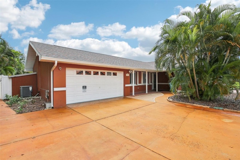 Under contract-accepting backup offers. This stunning 4-bedroom - Beach Home for sale in Largo, Florida on Beachhouse.com