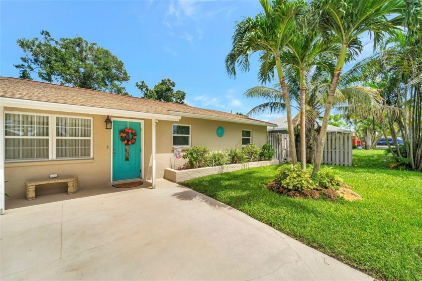 Tropical Oasis in South Venice! Amazing opportunity in a - Beach Home for sale in Venice, Florida on Beachhouse.com