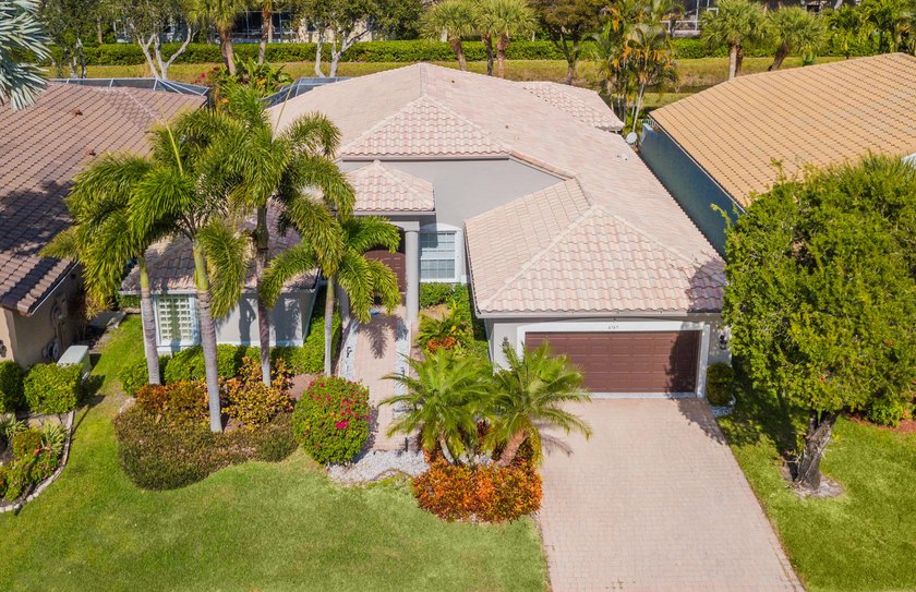 Welcome to this fantastic immaculate 3 bedroom 2 bath Tiber - Beach Home for sale in Boynton Beach, Florida on Beachhouse.com