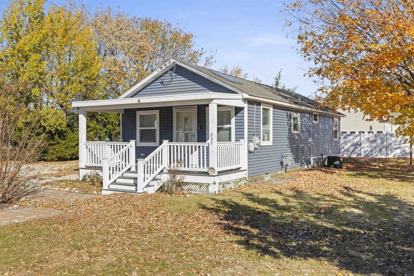 Welcome to The Lucky Horseshoe -- a beautifully updated - Beach Home for sale in Villas, New Jersey on Beachhouse.com