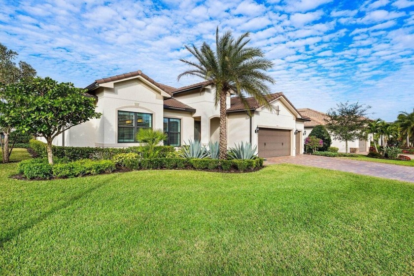 Buyer's Agents Welcome! Waterfront 4 Bedroom, 3 Full Bath Home - Beach Home for sale in Palm Beach Gardens, Florida on Beachhouse.com