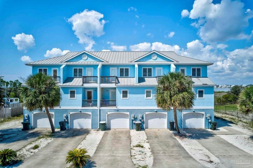 Fully furnished 2 bedroom/2.5 bathroom townhome with stunning - Beach Townhome/Townhouse for sale in Pensacola, Florida on Beachhouse.com