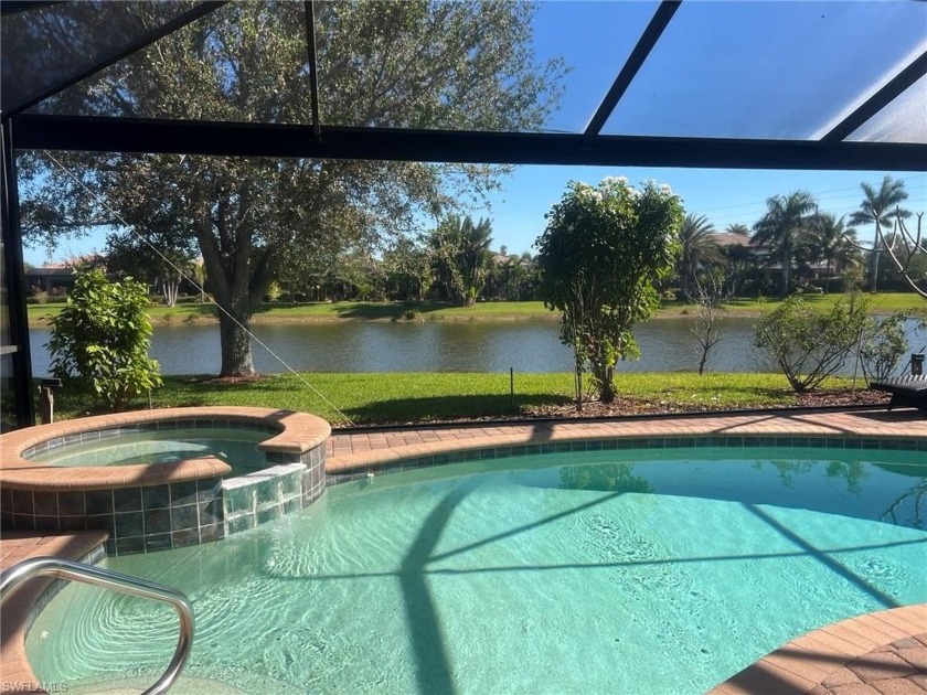 TURNKEY WITH BRAND NEW CARRIER AIR CONDITIONER WITH WARRANTY - Beach Home for sale in Naples, Florida on Beachhouse.com