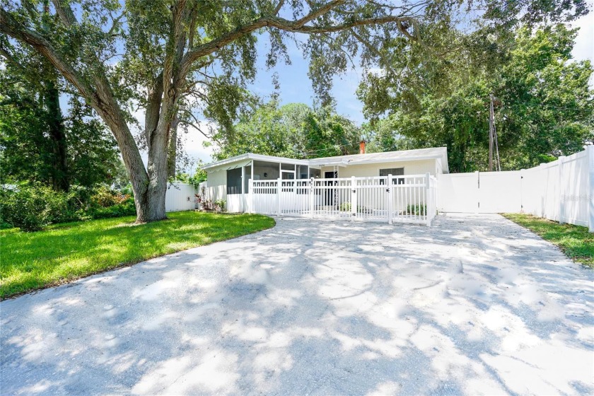 * * THIS HOME HAS IT ALL AND IS IN MOVE IN CONDITION * * Home is - Beach Home for sale in Pinellas Park, Florida on Beachhouse.com