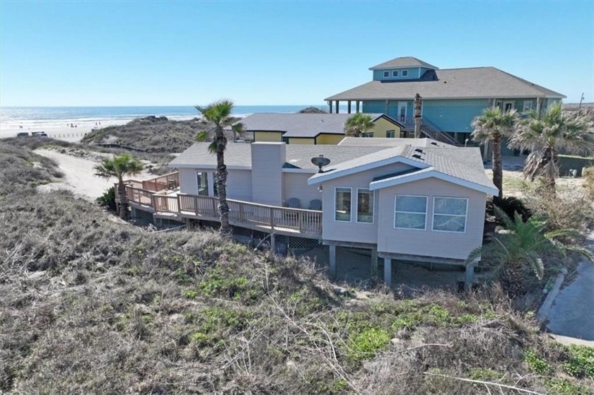 Waterfront Stunner. Sit and sip your morning coffee watching the - Beach Home for sale in Port Aransas, Texas on Beachhouse.com