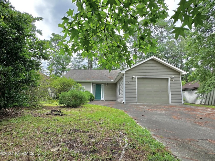 Inviting 2 bedroom/2bath home in the heart of Calabash, NC! Open - Beach Home for sale in Carolina Shores, North Carolina on Beachhouse.com