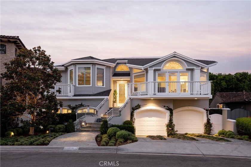 Welcome to 212 Kings Place, nestled in beautiful Newport Beach - Beach Home for sale in Newport Beach, California on Beachhouse.com