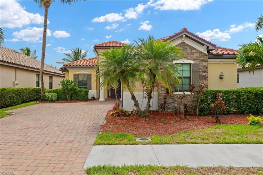 This gorgeous *Victoria* floor plan is a FORMER MODEL and comes - Beach Home for sale in Bonita Springs, Florida on Beachhouse.com