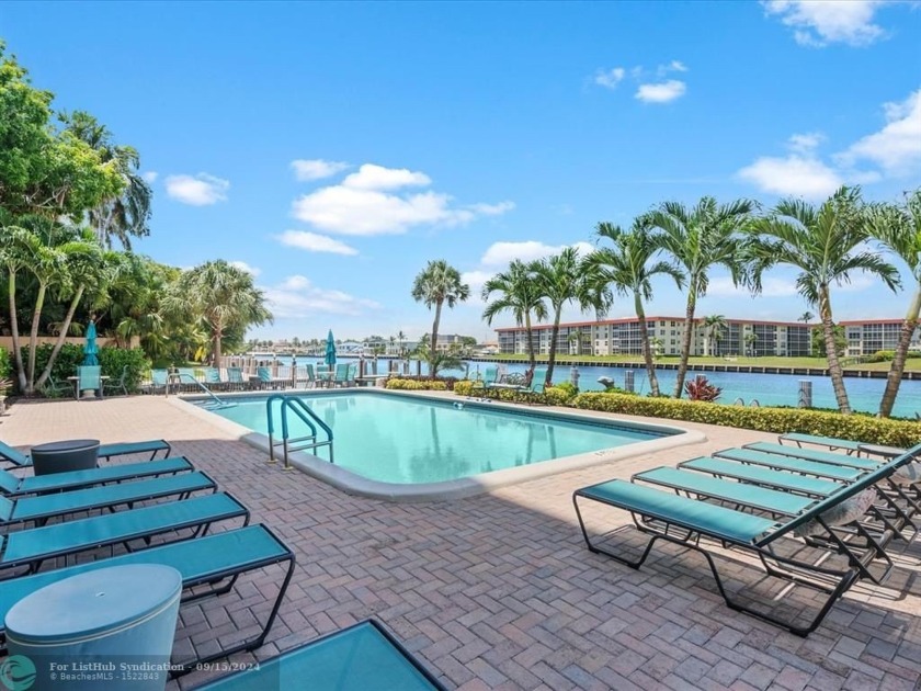 Lovely 2 Bedroom 2 bathroom with ocean views from the kitchen - Beach Condo for sale in Hillsboro Beach, Florida on Beachhouse.com