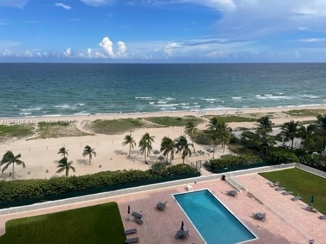 Direct Ocean Views, 1 Bedroom, 1 1/2 Bathrooms. Pool, BBQ's - Beach Condo for sale in Pompano Beach, Florida on Beachhouse.com