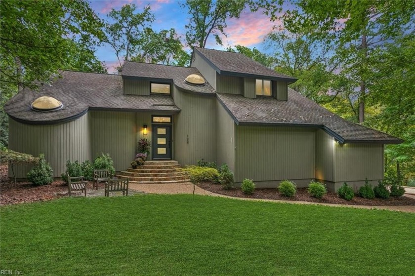 Gorgeous architect designed contemporary in Kingsmill. This - Beach Home for sale in Williamsburg, Virginia on Beachhouse.com