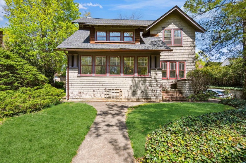 LOCUST VALLEY. Welcome to 297 Buckram Road, a rare - Beach Home for sale in Locust Valley, New York on Beachhouse.com
