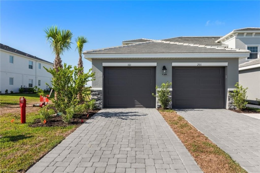 Rare END UNIT available! Why wait when this gorgeous 2 bed + den - Beach Home for sale in Fort Myers, Florida on Beachhouse.com