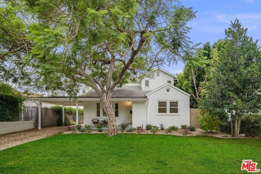 Prepare to be charmed by this stylishly updated traditional home - Beach Home for sale in Santa Monica, California on Beachhouse.com