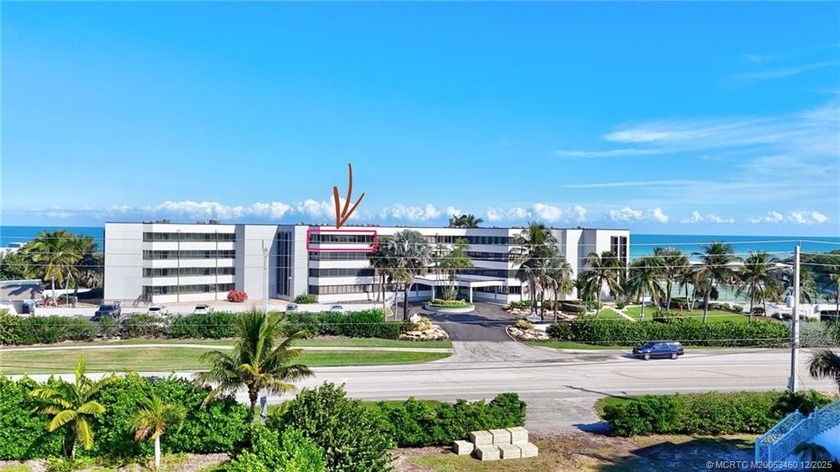 Discover an impressive and highly desirable top-floor - Beach Condo for sale in Stuart, Florida on Beachhouse.com