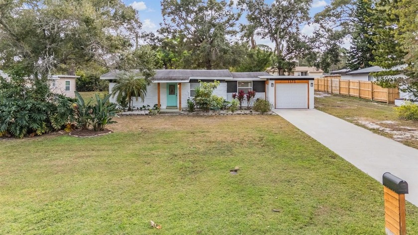 Great Clearwater location! This charming perfect starter home - Beach Home for sale in Clearwater, Florida on Beachhouse.com