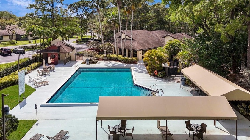 Offered at a competitive price for the area, this home presents - Beach Home for sale in Royal Palm Beach, Florida on Beachhouse.com