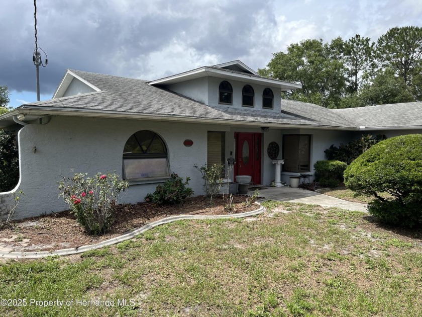 Come check out this beautiful 3/2/2 in the heart of Spring Hill - Beach Home for sale in Spring Hill, Florida on Beachhouse.com
