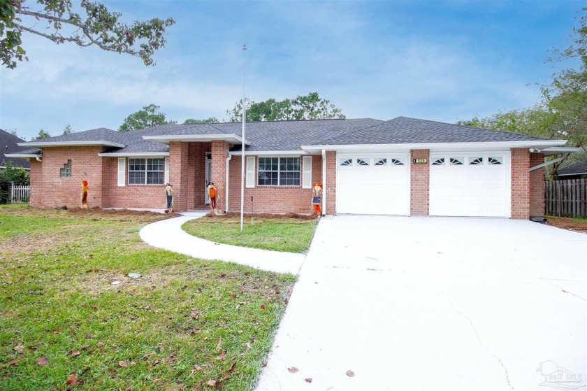 Custom 4-bedroom 2.5-bathroom split floor plan waterfront - Beach Home for sale in Pensacola, Florida on Beachhouse.com