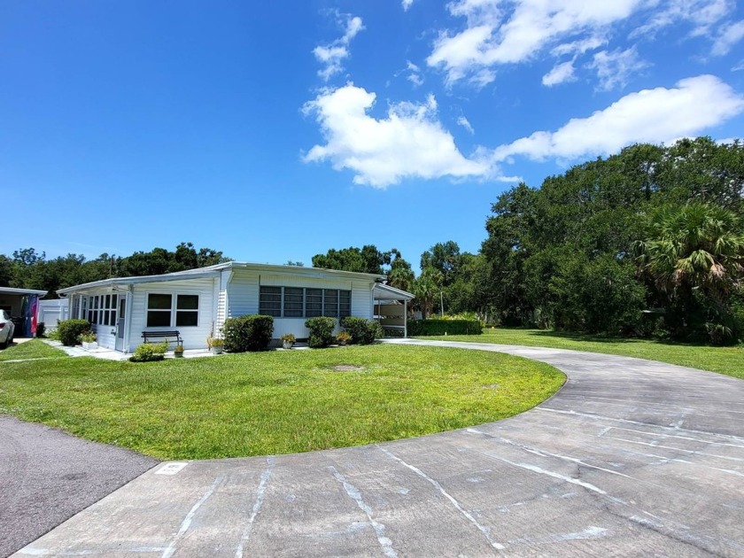 JUST LISTED IN PALM TERRACE! This spacious home (1,152 sf main - Beach Home for sale in Sarasota, Florida on Beachhouse.com