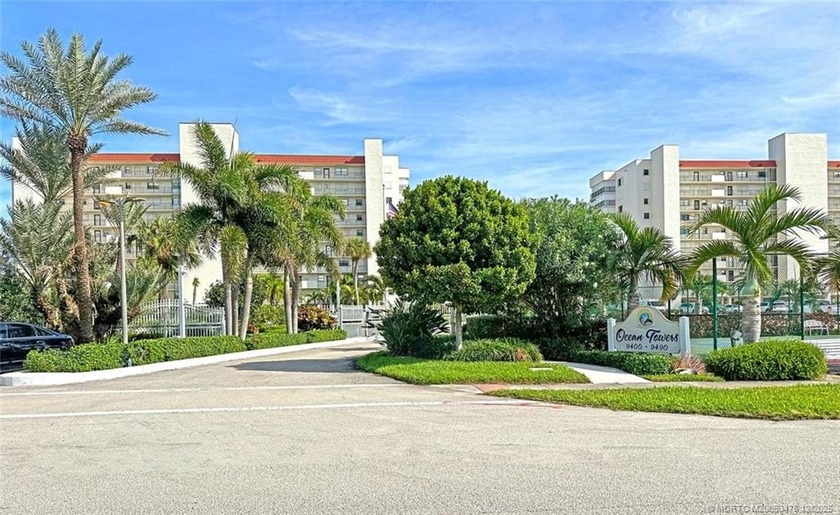 (End Unit) Updated. Wow. 3th Floor Corner Condo. Overlooking the - Beach Condo for sale in Jensen Beach, Florida on Beachhouse.com