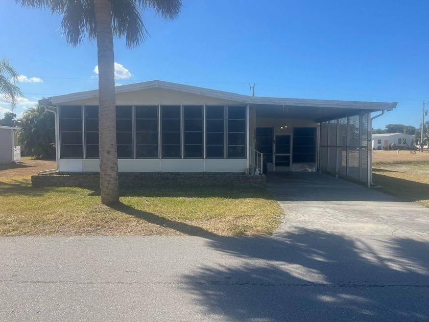 Welcome to your dream home in Eagle Estates 1 North Ft Myers! - Beach Home for sale in North Fort Myers, Florida on Beachhouse.com