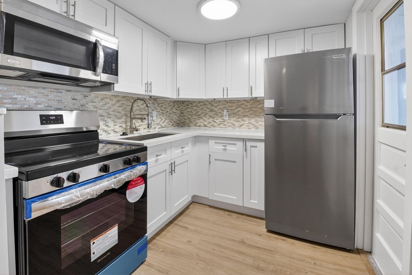 Newly renovated spacious one bedroom one and a half bathroom - Beach Condo for sale in Boynton Beach, Florida on Beachhouse.com