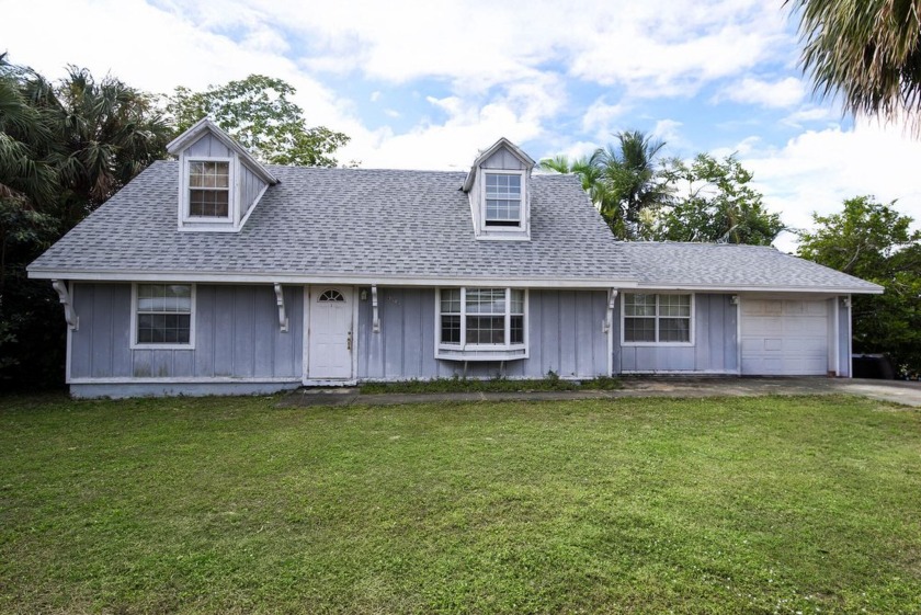 Nestled just minutes from Hutchinson Island and walking distance - Beach Home for sale in Jensen Beach, Florida on Beachhouse.com