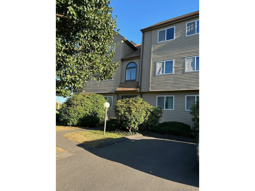 Live by the beach in this bright and airy top-floor 2-bedroom - Beach Condo for sale in Stamford, Connecticut on Beachhouse.com