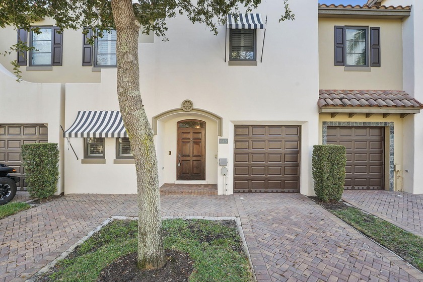 Welcome to this spacious 3-bedroom townhouse in the desirable - Beach Townhome/Townhouse for sale in Hypoluxo, Florida on Beachhouse.com