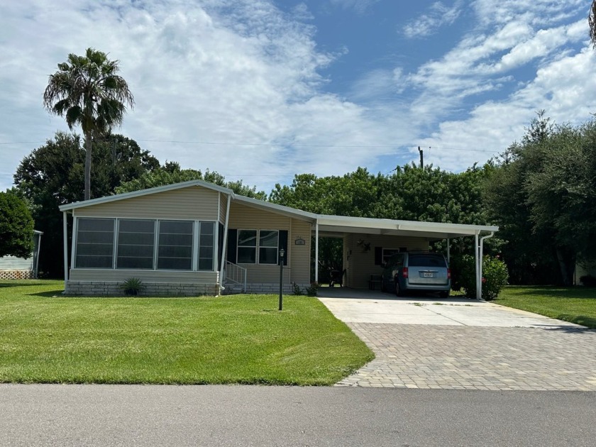 Palm Lake Beauty!  Furnished 2-bedroom, 2-bath turnkey - Beach Home for sale in Sebastian, Florida on Beachhouse.com