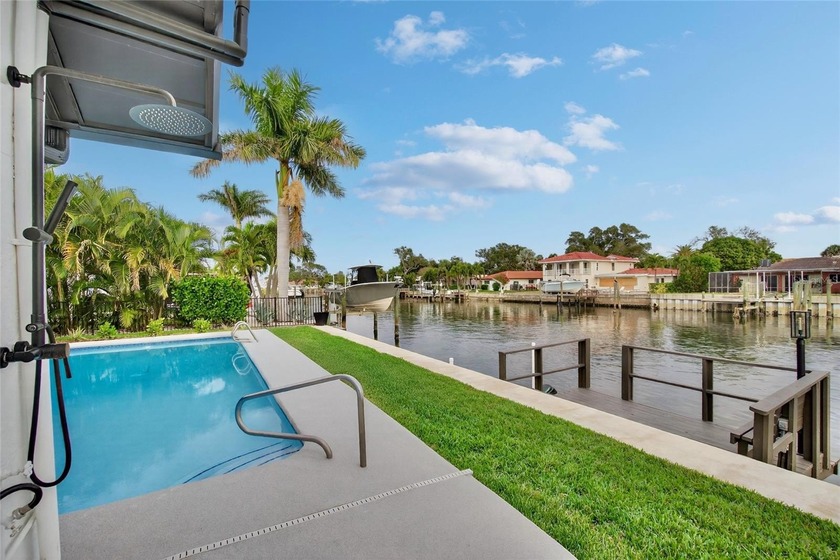 This exceptional Venetian Isles waterfront estate delivers the - Beach Home for sale in St. Petersburg, Florida on Beachhouse.com