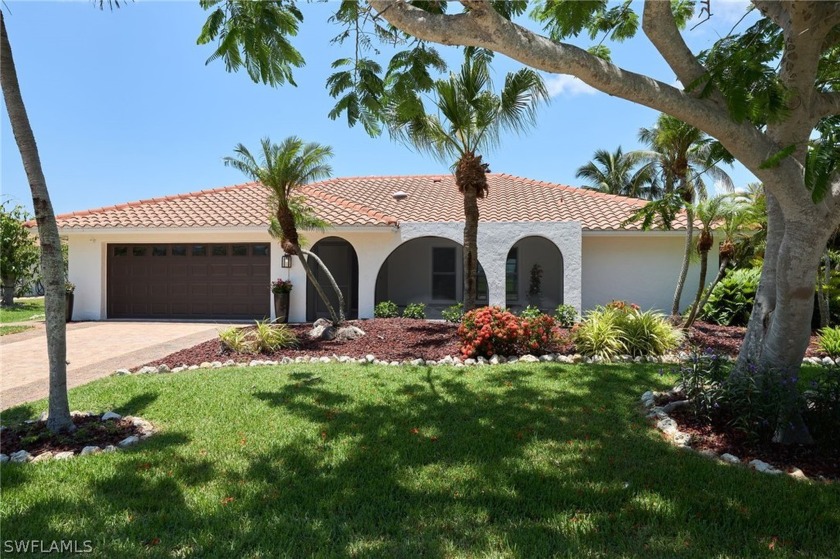 Unique opportunity to own an impeccable designer-renovated home - Beach Home for sale in Sanibel, Florida on Beachhouse.com