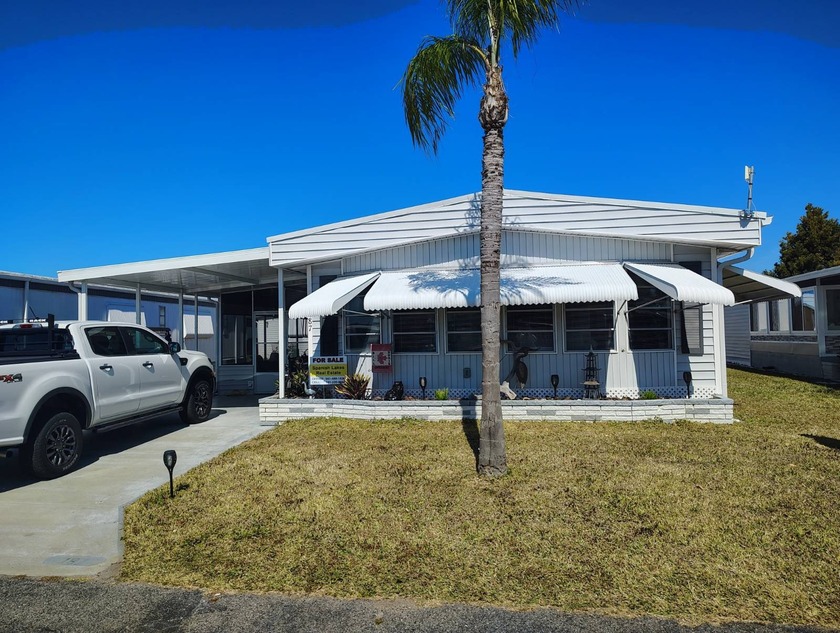 This beautifully updated and fully furnished 2 bedroom, 2 - Beach Home for sale in Nokomis, Florida on Beachhouse.com