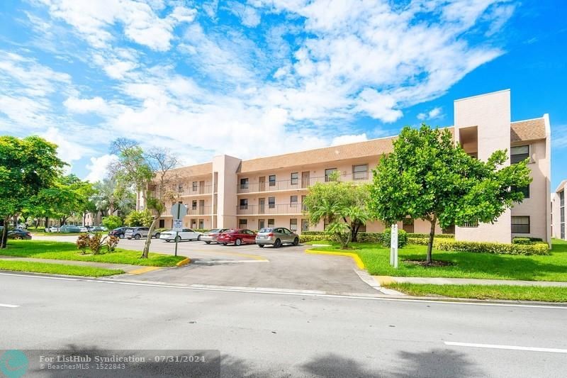 Charming 2 bed/ 2 bath condo located in the heart of Sunrise! - Beach Condo for sale in Sunrise, Florida on Beachhouse.com