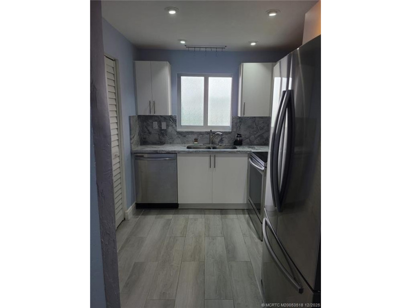 Welcome to this beautifully renovated 2 bedroom, 2 bath - Beach Condo for sale in Miami, Florida on Beachhouse.com