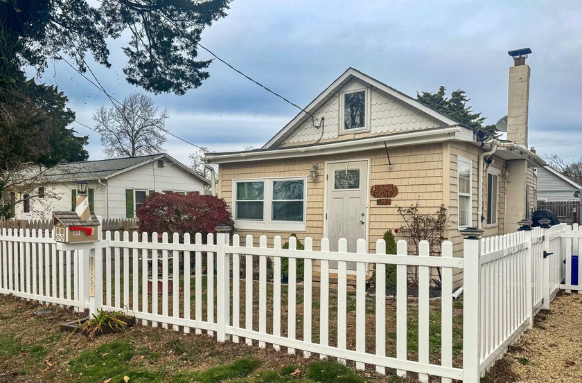 Brokers Open House 2/5 11am-1pm Welcome to 125 E Atlantic Avenue - Beach Home for sale in Villas, New Jersey on Beachhouse.com