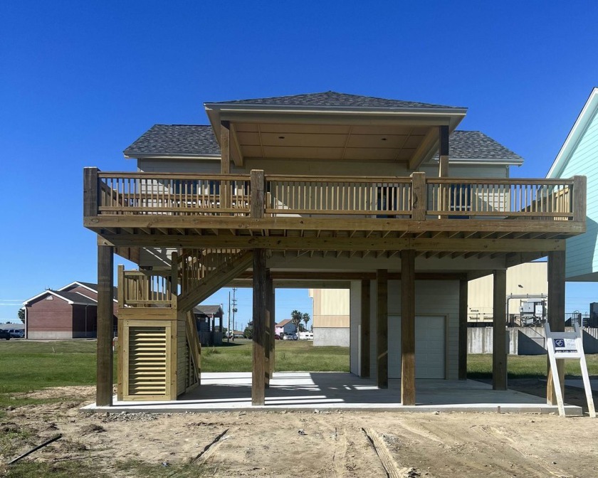 Amazing 3-2-1 new construction by Easton Homes, known for - Beach Home for sale in Crystal Beach, Texas on Beachhouse.com