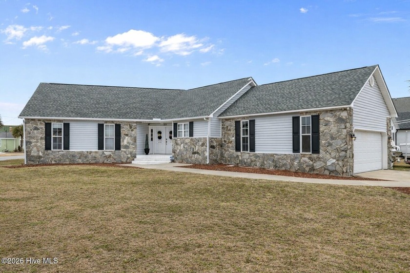 3-bedroom, 2-bath ranch home all on one level, situated on a - Beach Home for sale in Atlantic Beach, North Carolina on Beachhouse.com
