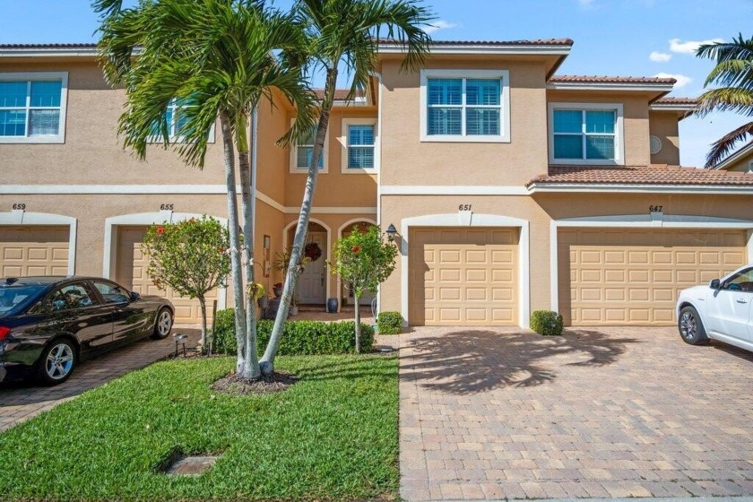 Gorgeous 3 BR, 2.5 BA, 1 car garage on tranquil Riverfront lot! - Beach Townhome/Townhouse for sale in Stuart, Florida on Beachhouse.com