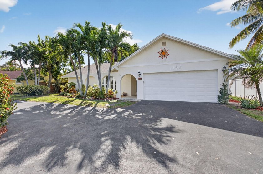 Delray Beach Hidden Gem | No HOA. Discover refined Florida - Beach Home for sale in Delray Beach, Florida on Beachhouse.com