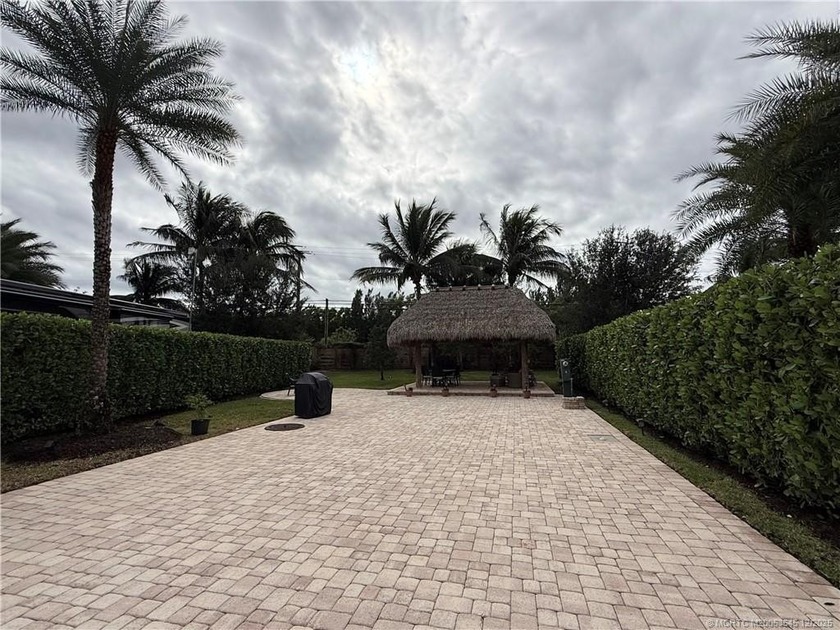 Exceptional 4,000+ sq ft lot in the prestigious Palm Beach - Beach Lot for sale in Jupiter, Florida on Beachhouse.com