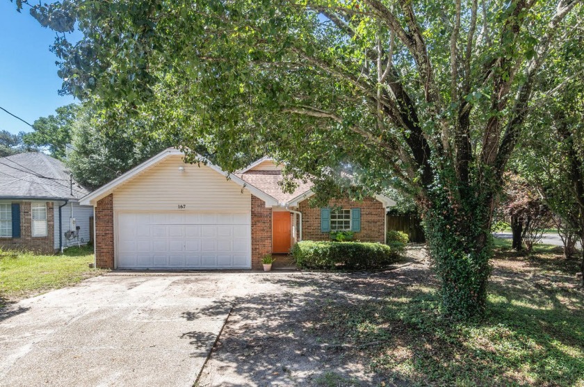 Charming Starter Home in the Heart of Fort Walton Beach. Welcome - Beach Home for sale in Fort Walton Beach, Florida on Beachhouse.com