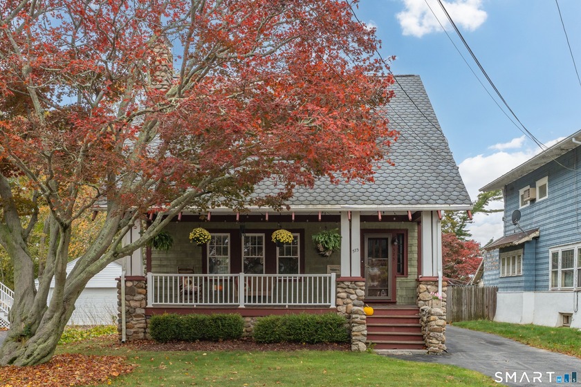 A spacious & turnkey 3-bed, 2.1 bath Craftsman-style home. Loads - Beach Home for sale in New London, Connecticut on Beachhouse.com