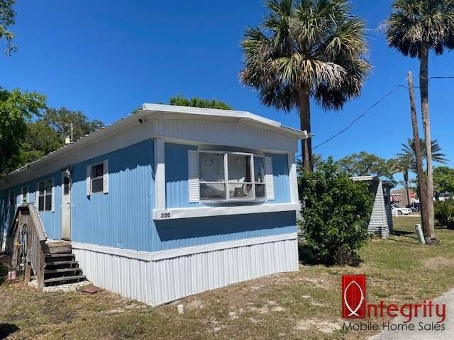 This 750 sq. ft. mobile/manufactured home features 2 bedrooms - Beach Home for sale in South Daytona, Florida on Beachhouse.com
