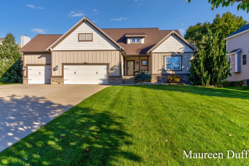 Experience life in the Aspen Neighborhood w/ this move-in ready - Beach Home for sale in Norton Shores, Michigan on Beachhouse.com