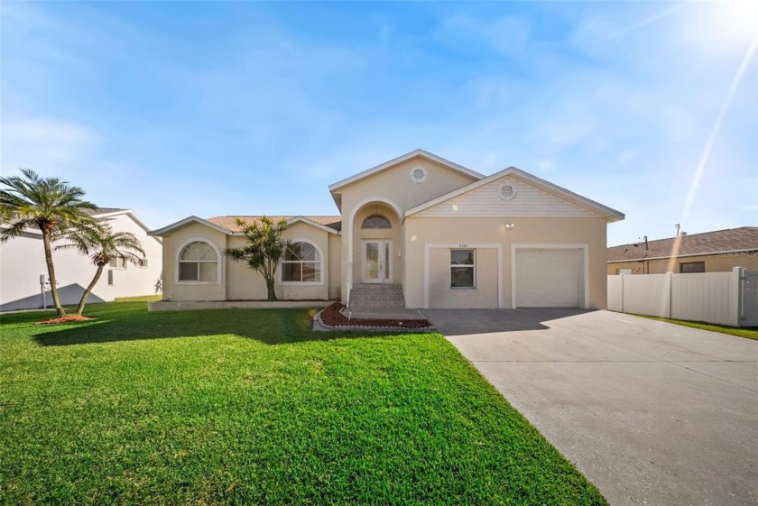 One or more photo(s) has been virtually staged. LOCATION - Beach Home for sale in St. Petersburg, Florida on Beachhouse.com