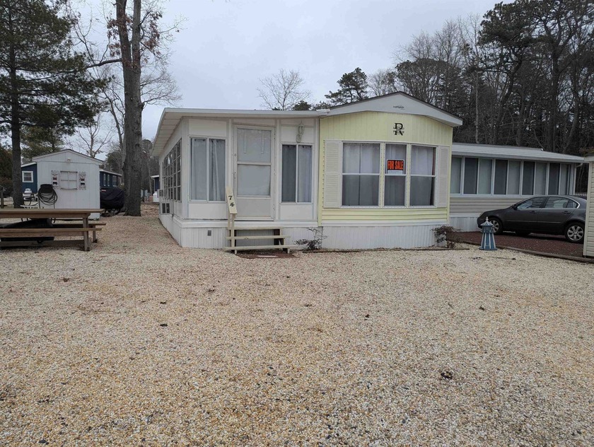 Fantastic unit with newer roof, new hot water heater, and - Beach Home for sale in Dennisville, New Jersey on Beachhouse.com